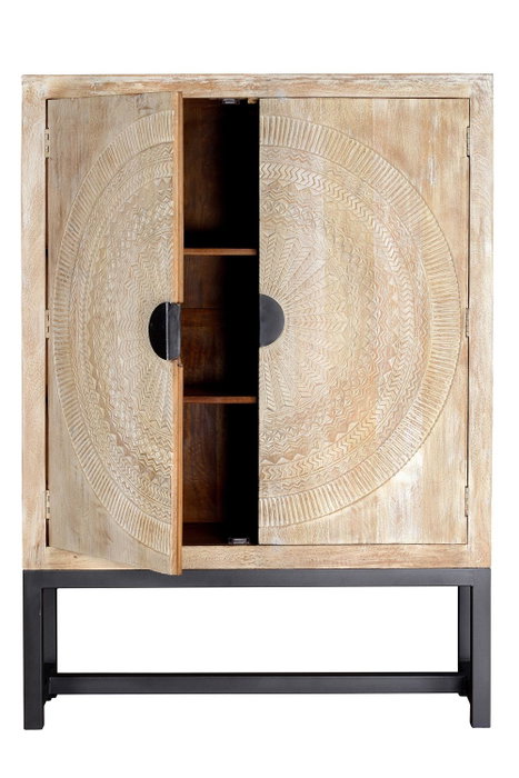 GINER Y COLOMER Armario de madera de mango con tallas circulares y base de metal